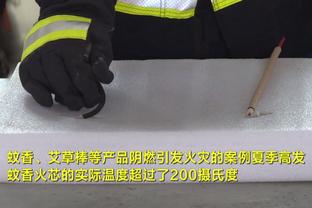 尤文官微：公开训练日小雨沥沥？️ 温暖瞬间捂热你我的心？